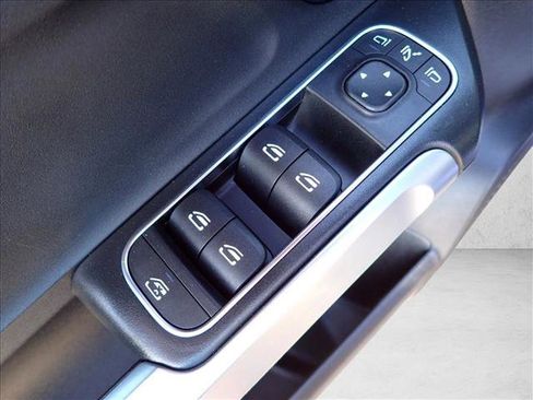 Used 2020 Mercedes-Benz GLB 250 4MATIC image 13