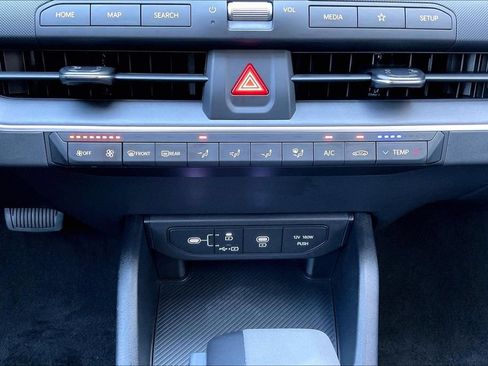 Used 2025 Kia K4 FWD image 31