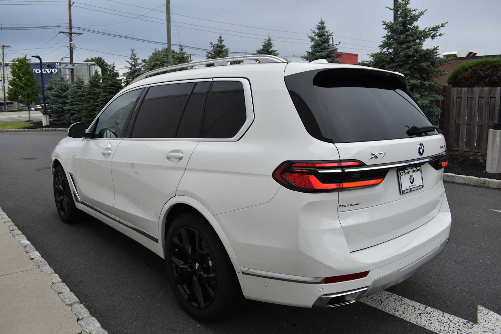 Used 2026 BMW X7 xDrive40i w/ Premium Package AWD/4WD image 7