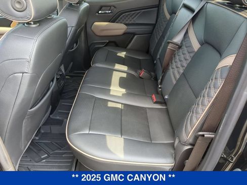 Used 2025 GMC Canyon Denali AWD/4WD image 20