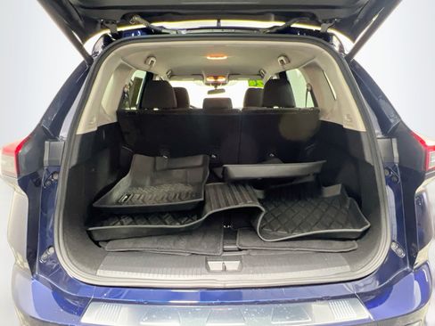Used 2024 Nissan Rogue SV FWD image 34