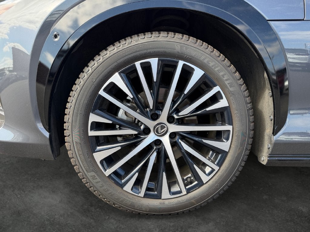 Used 2023 Lexus RZ 450e Premium w/ Accessory Package (Z1) AWD/4WD image 4