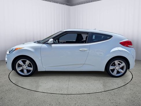 Used 2014 Hyundai Veloster FWD image 5