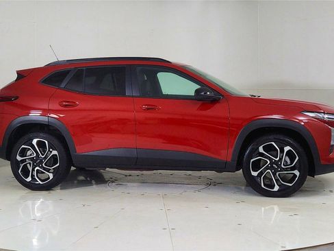 New 2026 Chevrolet Trax RS w/ Sunroof Package image 8