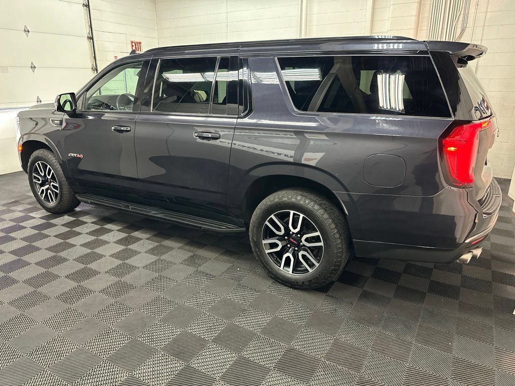 Used 2023 GMC Yukon XL AT4 w/ Technology Package AWD/4WD image 6