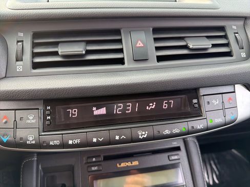 Used 2012 Lexus CT 200h image 20