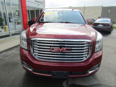 Used 2018 GMC Yukon XL SLT w/ Premium Edition image 3