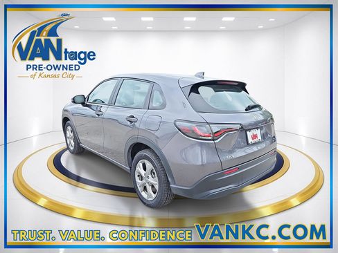 Used 2023 Honda HR-V LX image 9