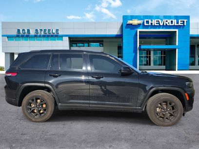 Used 2024 Jeep Grand Cherokee Altitude