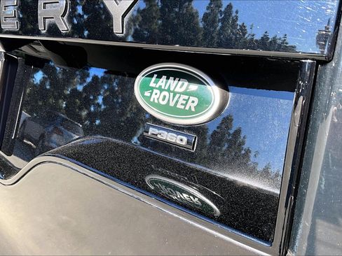 Used 2023 Land Rover Discovery S R-Dynamic image 32