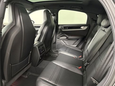 New 2026 Porsche Cayenne S image 26