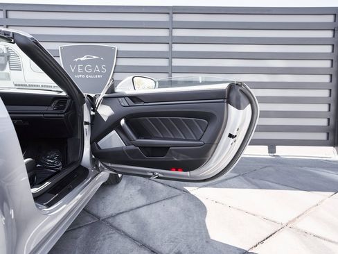 Used 2024 Porsche 911 Carrera GTS w/ Premium Package image 20