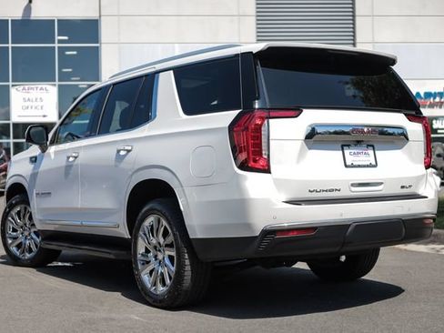Used 2021 GMC Yukon SLT w/ SLT Premium Package AWD/4WD image 11