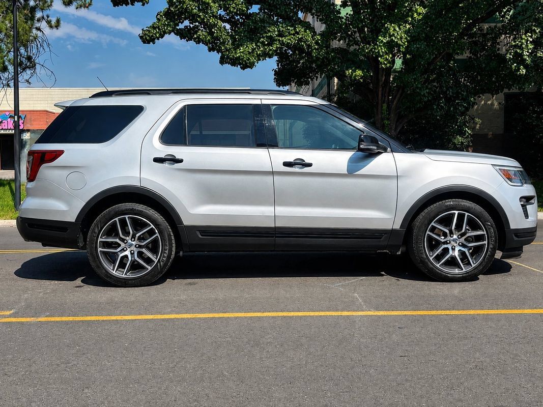 Used 2018 Ford Explorer Sport w/ Equipment Group 401A AWD/4WD image 6