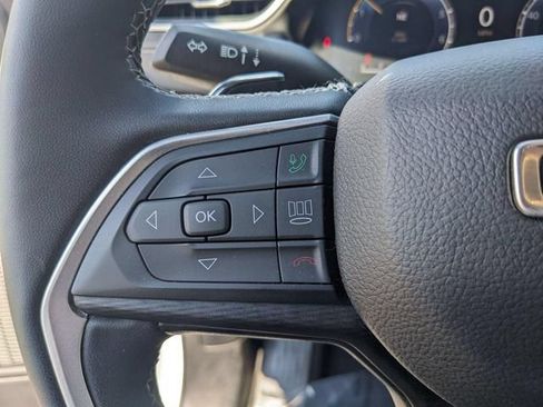 Used 2023 Jeep Grand Cherokee Altitude AWD/4WD image 19
