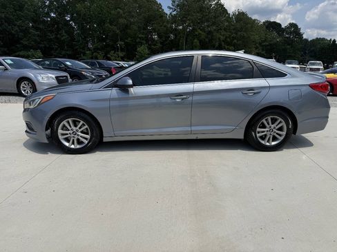 Used 2017 Hyundai Sonata SE FWD image 4