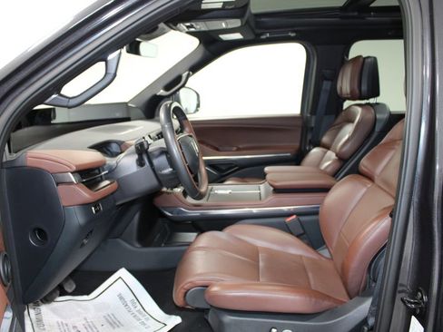 Used 2025 Lincoln Navigator Reserve image 18