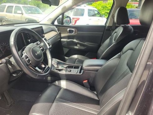 Certified 2023 Kia Sorento S w/ Panoramic Sunroof Package AWD/4WD image 11