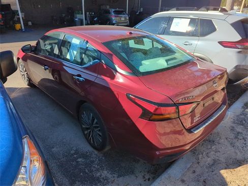 Certified 2023 Nissan Altima 2.5 SV image 3
