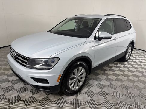 Used 2018 Volkswagen Tiguan S w/ 3rd Row Seat Package AWD/4WD image 9