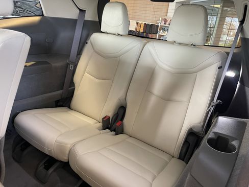 Certified 2022 Cadillac XT6 Premium Luxury image 17