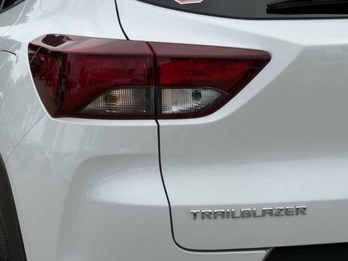 Certified 2024 Chevrolet TrailBlazer LT w/ LT Cold Weather Package FWD image 7