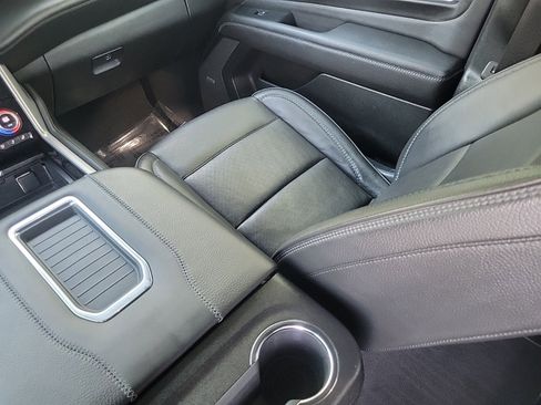 Used 2023 GMC Yukon XL Denali image 18