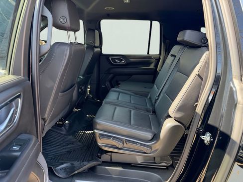 Used 2023 Chevrolet Suburban LT image 31