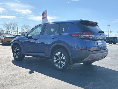 Used 2021 Nissan Rogue SV image 12