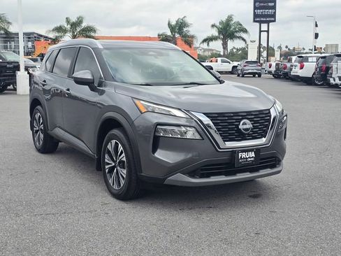 Used 2023 Nissan Rogue SV w/ SV Premium B Package FWD image 4