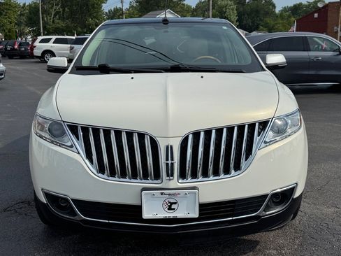 Used 2012 Lincoln MKX AWD image 3
