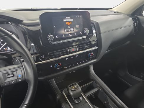 Used 2025 Nissan Pathfinder SV AWD/4WD image 20