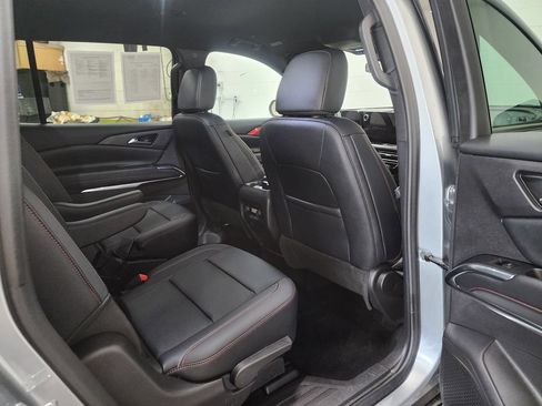 Used 2025 Chevrolet Traverse Z71 AWD/4WD image 30