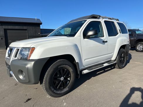 Used 2015 Nissan Xterra PRO-4X image 1