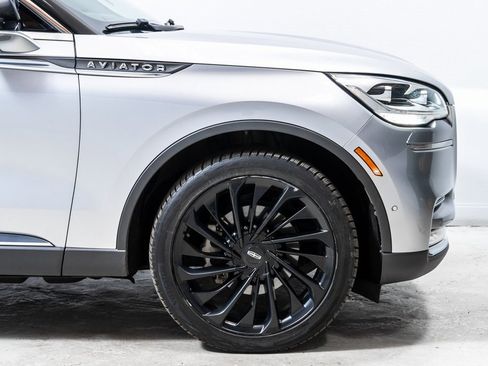 Used 2020 Lincoln Aviator Reserve w/ Equipment Group 202A image 12