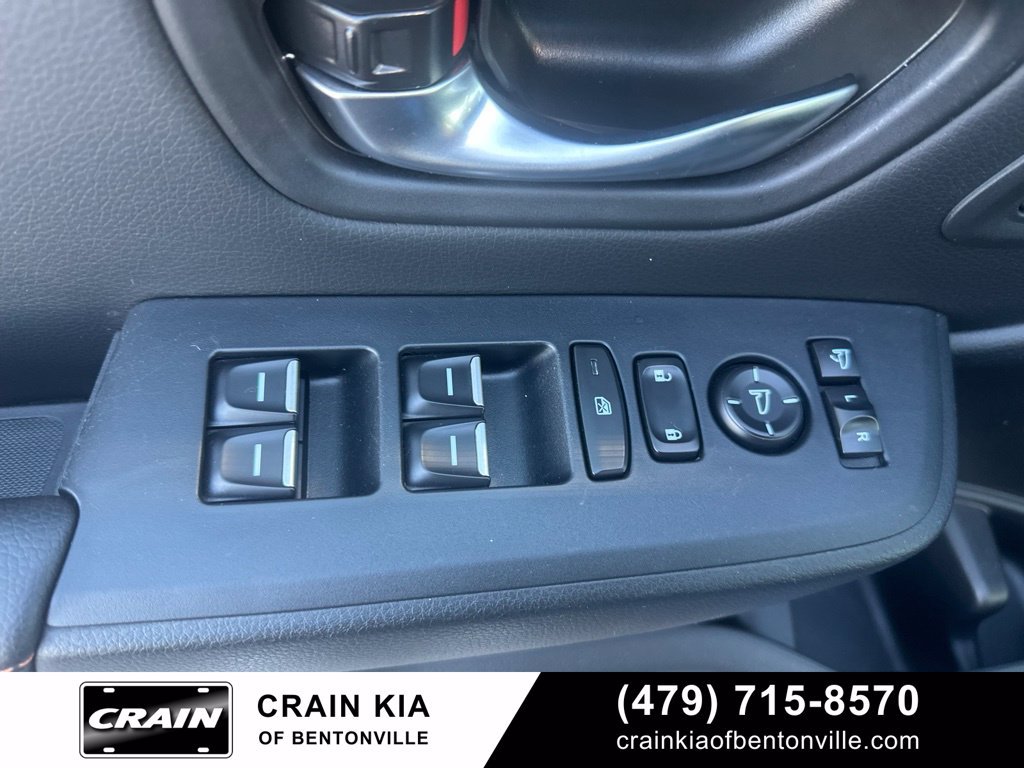 Used 2025 Honda Pilot TrailSport image 17