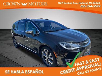 Used 2018 Chrysler Pacifica Limited w/ Tire & Wheel Group