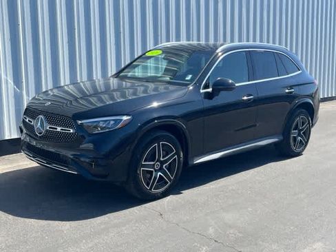 Used 2026 Mercedes-Benz GLC 300 image 1