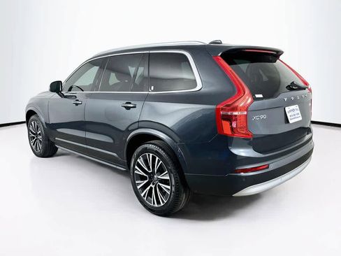 Used 2022 Volvo XC90 T5 Momentum w/ Advanced Package FWD image 4