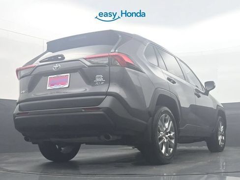 Used 2022 Toyota RAV4 XLE Premium FWD image 33