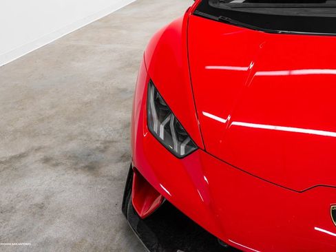 Used 2018 Lamborghini Huracan Performante AWD/4WD image 14