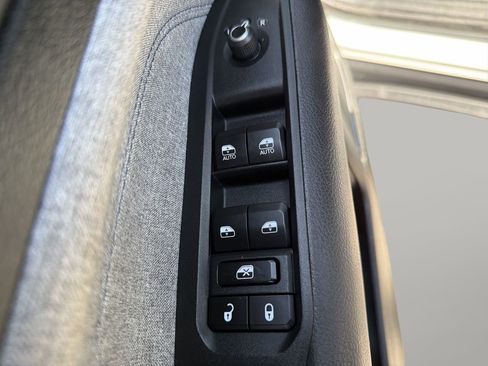 Used 2023 Jeep Compass Sport AWD/4WD image 16