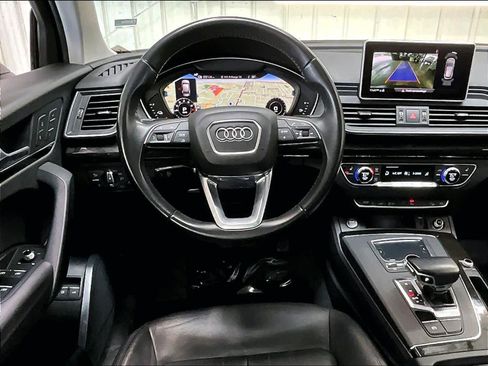 Used 2020 Audi Q5 e Premium Plus AWD/4WD image 8