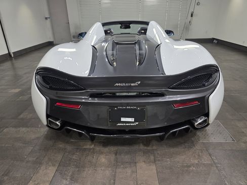 Used 2019 McLaren 570S Spider image 5
