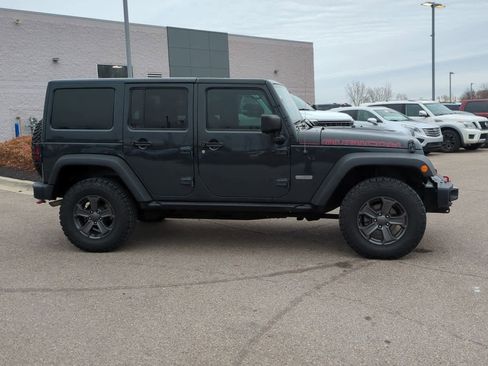 Used 2018 Jeep Wrangler Unlimited Rubicon w/ Connectivity Group image 9