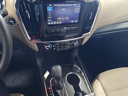 Used 2023 Chevrolet Traverse LS FWD image 12
