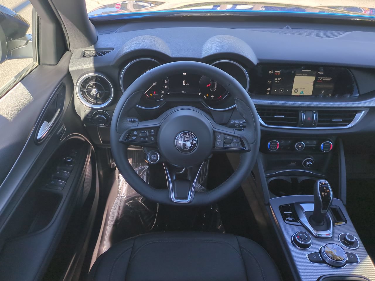 New 2025 Alfa Romeo Stelvio Sprint w/ Convenience Package AWD/4WD image 15