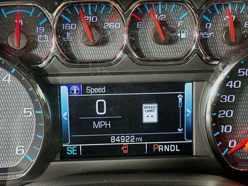 Used 2020 Chevrolet Suburban LT image 19