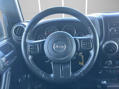 Used 2018 Jeep Wrangler Sport w/ Connectivity Group AWD/4WD image 18