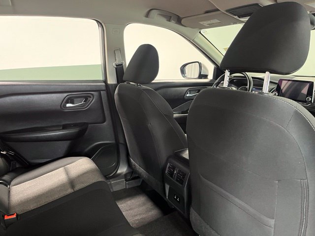 Used 2024 Nissan Rogue SV FWD image 15